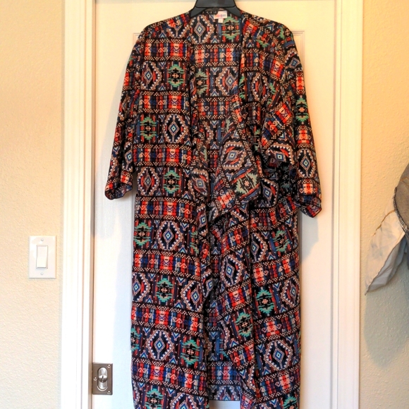Women's size L LuLaRoe Shirley kimono